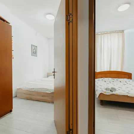 Apartment Piata Amzei 1 *