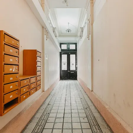 Apartment Piata Amzei 1 *